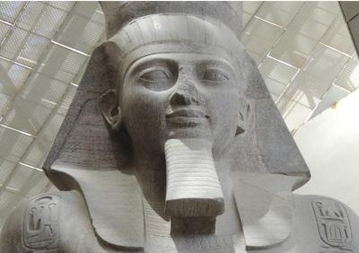 25 Ramsés II