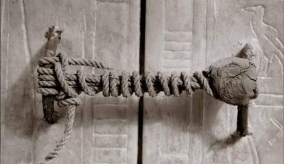 Sello intacto en la capilla de la tumba de Tutanhkamón 