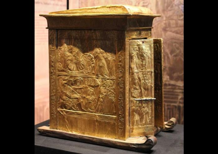 Capella daurada de Tutankhamon, Museu Egipci de El Caire (JE 61481)
