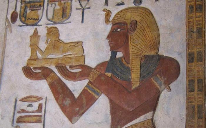 Detall del relleu del Santuari de Khonsu representant Rameses III