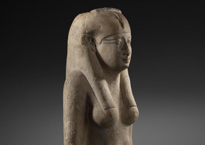 Estàtua d'una reina. Pedra calcària. Inicis del període Ptolemaic, ca. 290 aC.