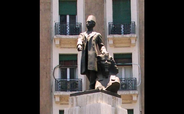 Estàtua dedicada a Mostafa Kamel